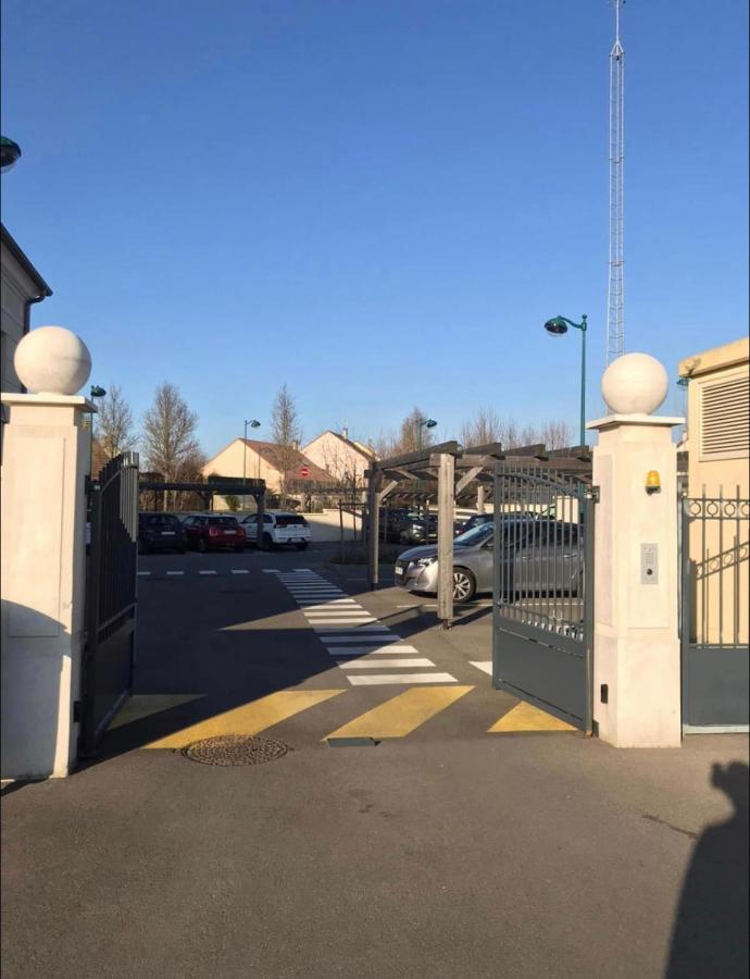 Appartamento Logement Exceptionnel Avec Jardin Proche Disney Montévrain Esterno foto